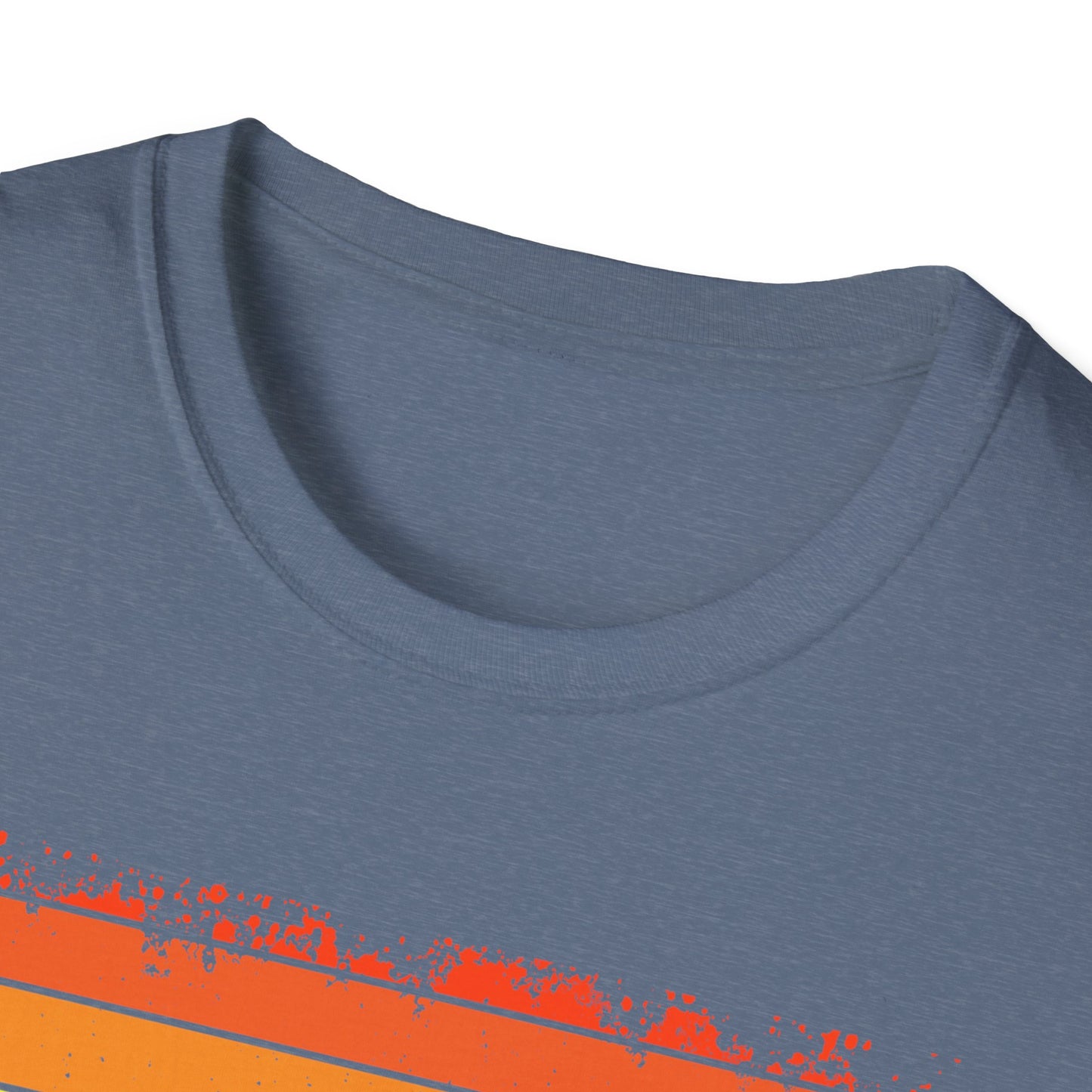 Funny Vizsla T-Shirt - Jumping Vizsla Dog Breed Retro Design