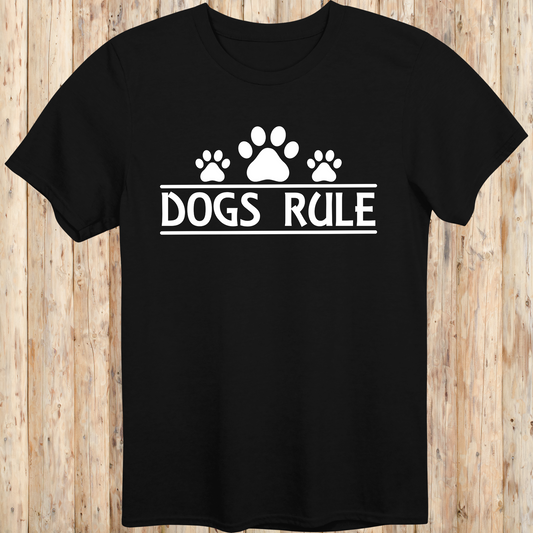 Black unisex t-shirt with text that says 'Dogs Rule', ideal for dog lovers and pet enthusiasts